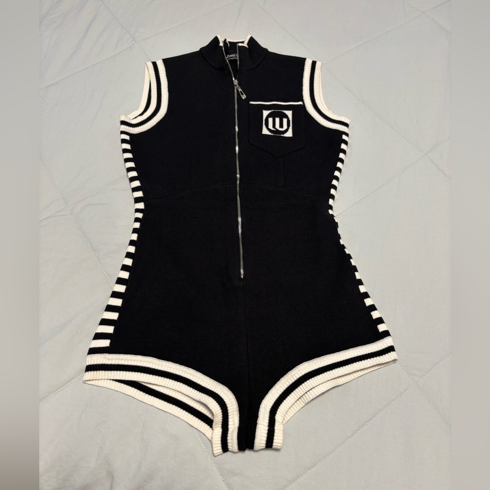 Zoey. W one piece - size small/meduim